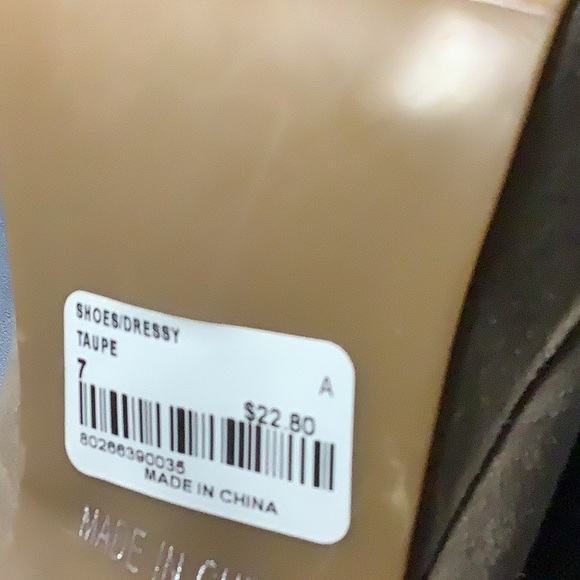 👠👠Ladies Taupe Heels 👠👠 - Picture 4 of 6